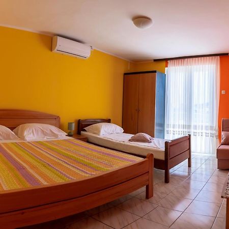 Apartments Mikulic Рогозница Екстериор снимка