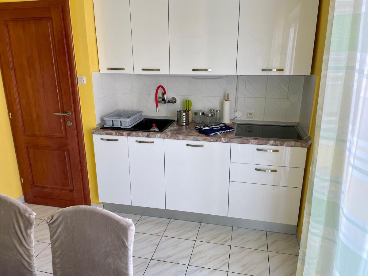 Apartments Mikulic Рогозница Екстериор снимка
